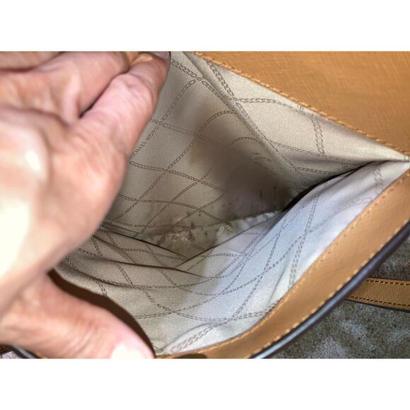 MICHAEL KORS, LARGE BROWN SAFFIANO LEATHER SHOULDER BAG - Picture 12 of 12